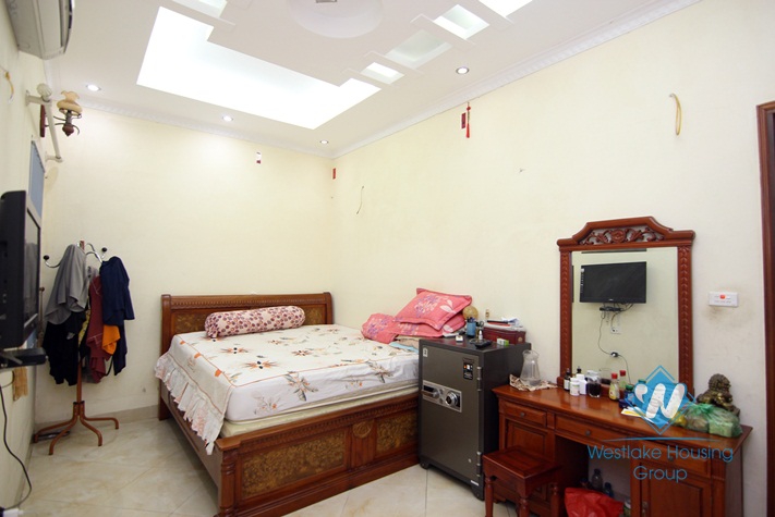 6 bedrooms house for rent in Dang Thai Mai , Tay Ho dis.